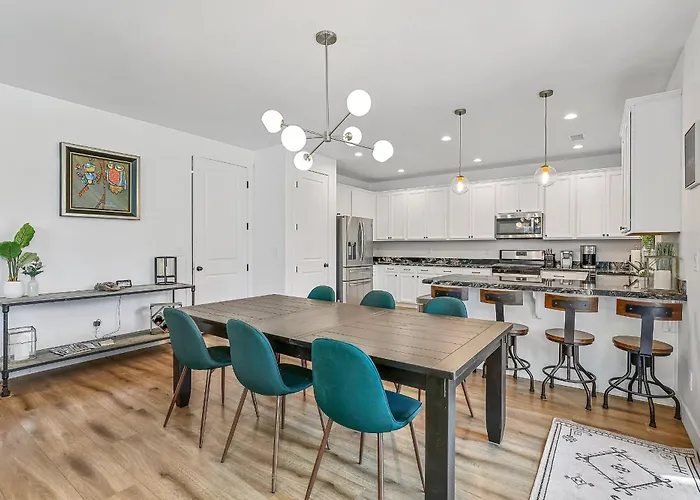 Casa vacanze Pet Family-friendly Spacious Fenced Yard 5-min To Downtown Ev Charger *